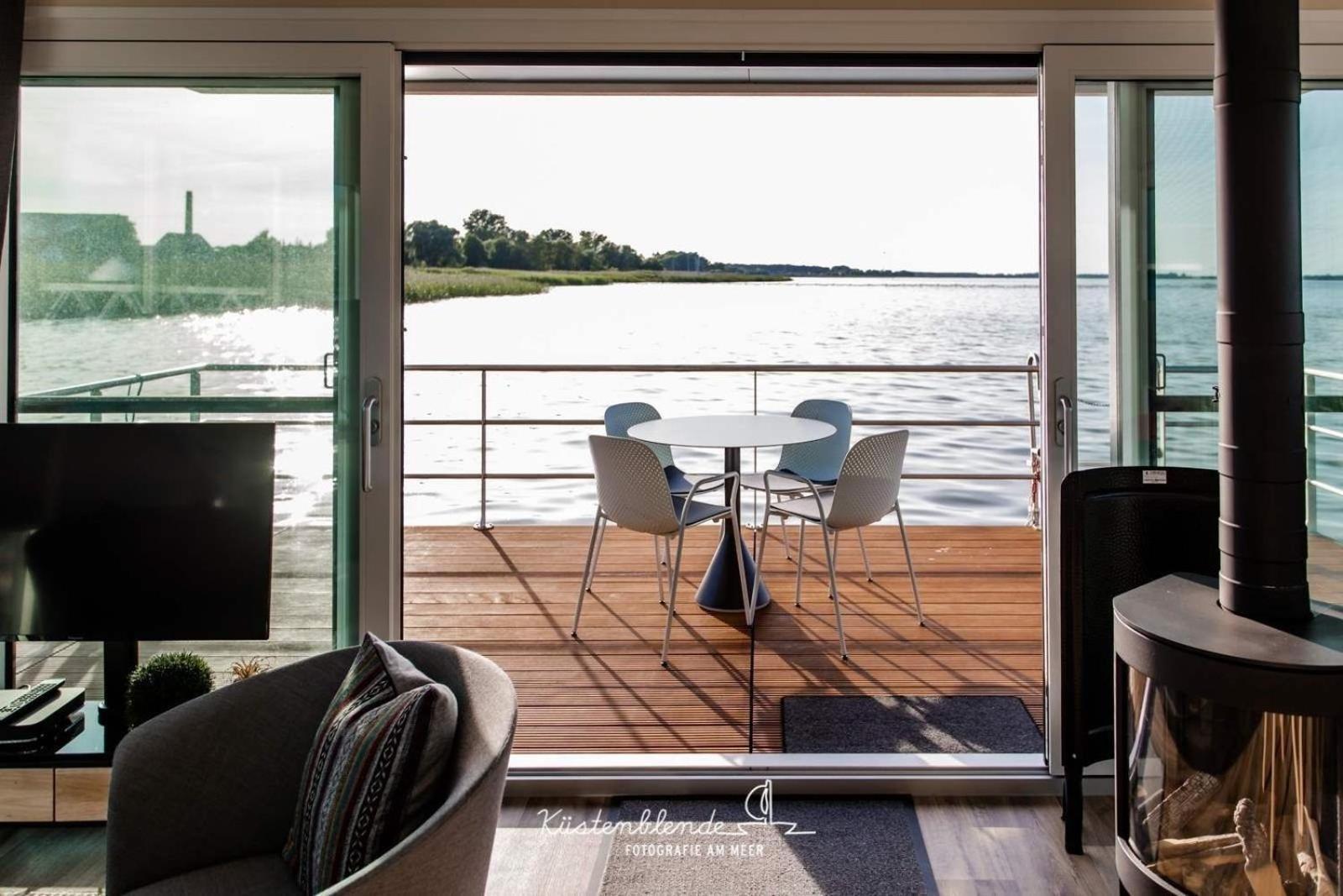 Hausboot Kranichnest Hotel Ribnitz-Damgarten Exterior photo