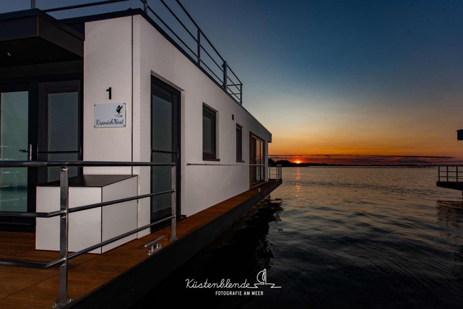 Hausboot Kranichnest Hotel Ribnitz-Damgarten Exterior photo