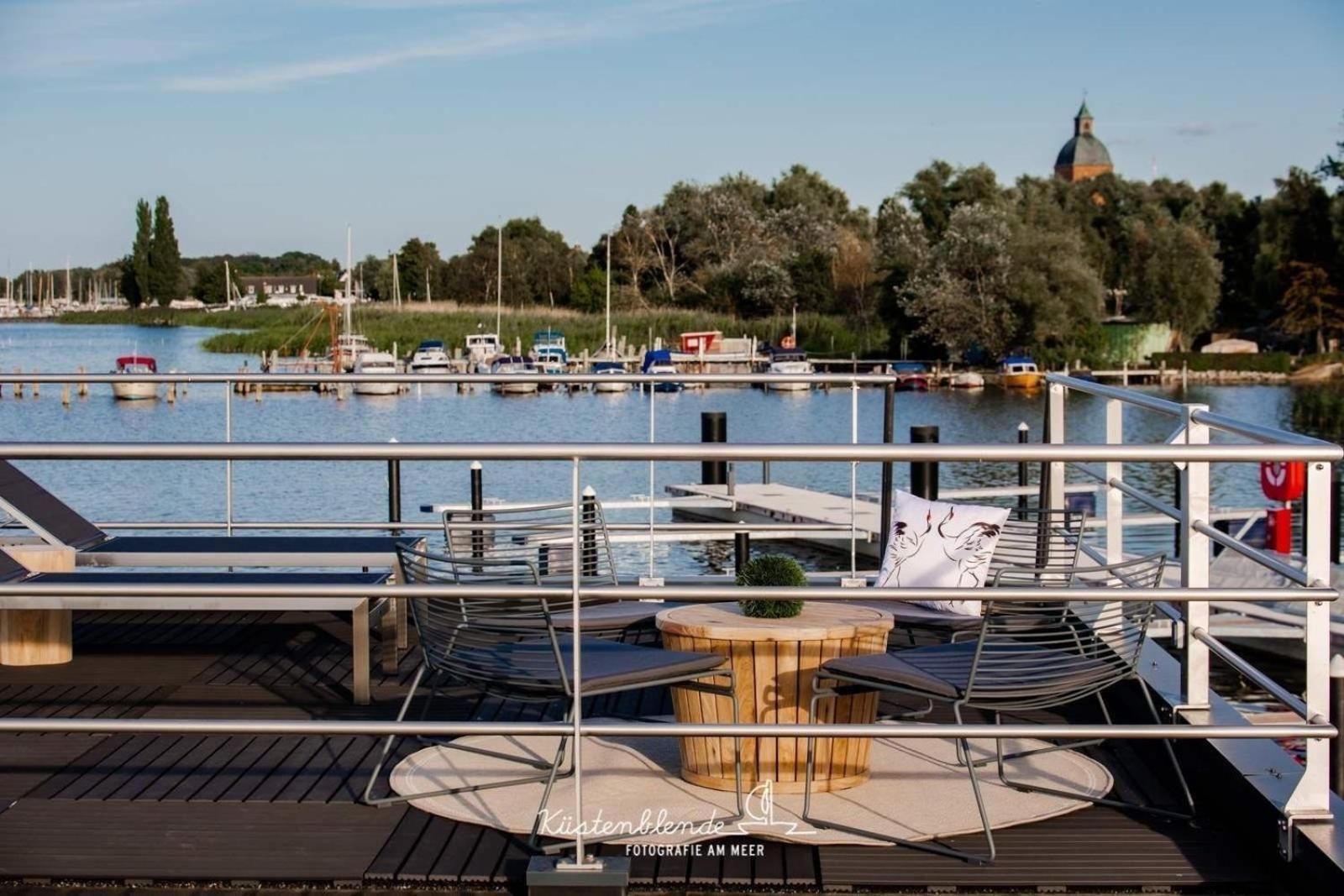 Hausboot Kranichnest Hotel Ribnitz-Damgarten Exterior photo
