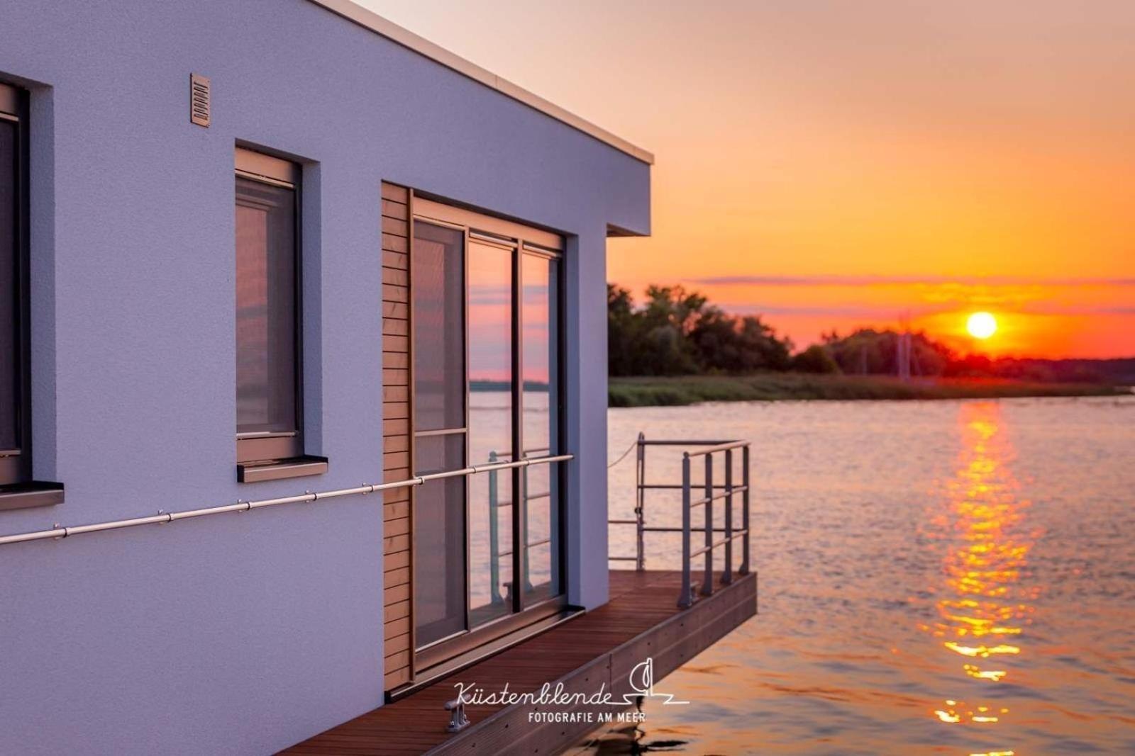 Hausboot Kranichnest Hotel Ribnitz-Damgarten Exterior photo