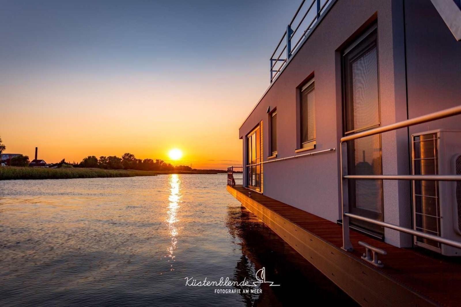Hausboot Kranichnest Hotel Ribnitz-Damgarten Exterior photo
